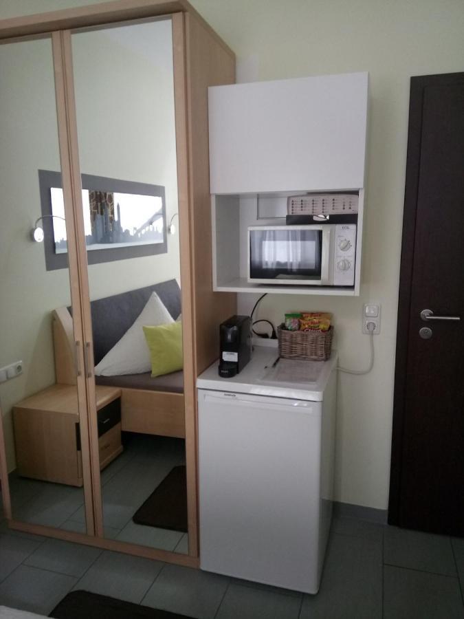 Cafe und Pension Ringer Vilseck Exterior foto